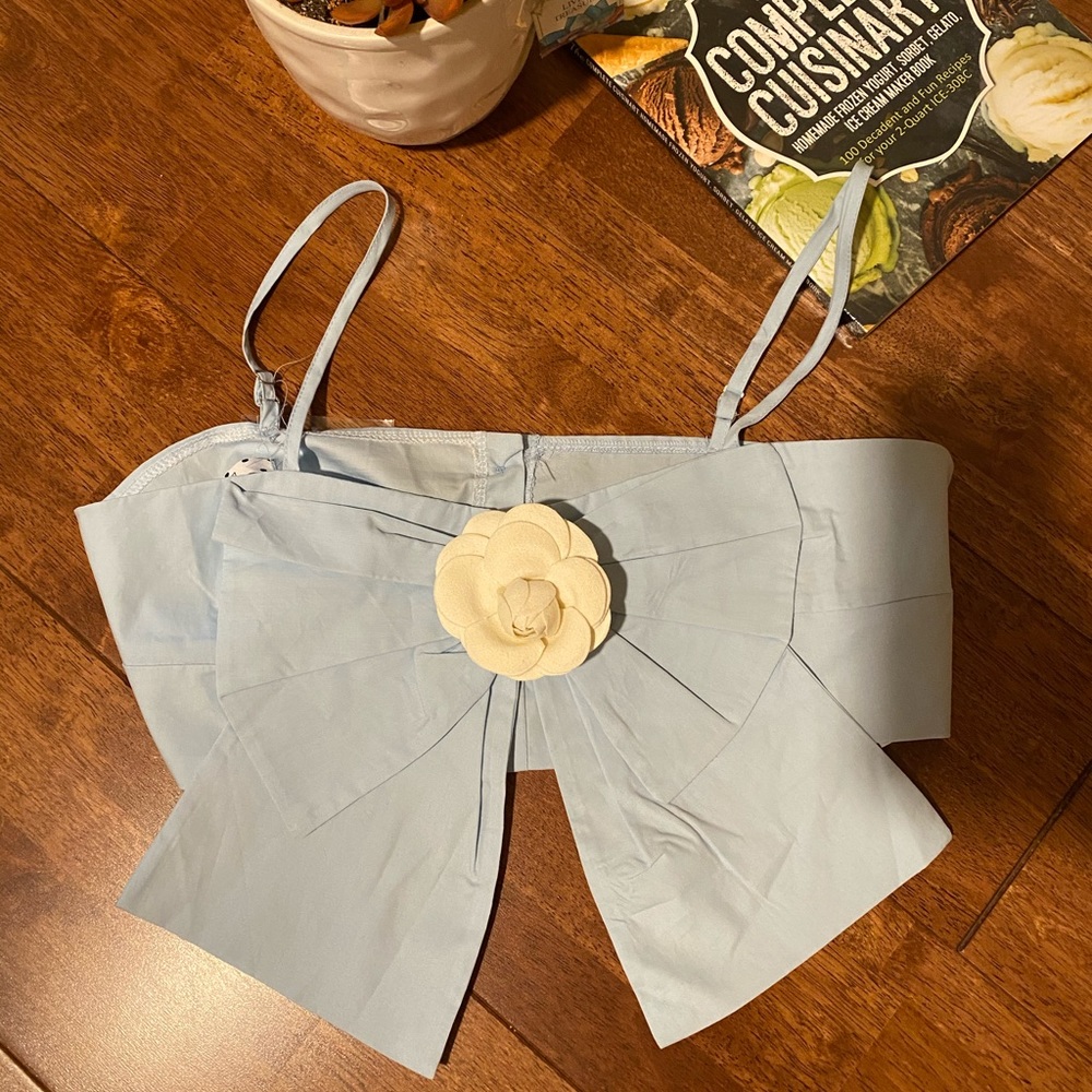 crop top Korean style bow front new with tag